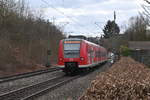 425 238 im Nachschuß beim verlassen von Neckargerach. Ziel der Fahrt des als S1 verkehrenden Triebwagen ist Osterburken.  17.2.2021