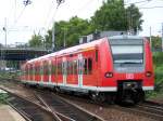 Br.425 613-7 fuhr am 17.August 2007 als RB nach Mannheim Hbf. Hier bei der Einfahrt des Zielbahnhofes Mannheim Hbf.