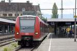 LINDAU/Bodensee (Landkreis Lindau/Bodensee), 07.05.2023, 425 804-2 wartet als RB93 nach Friedrichshafen Stadt auf die Abfahrt aus dem Bahnhof Lindau-Insel