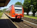 425 106-2 mit RE11320 von Mnchengladbach nach Koblenz.Aufgenommen bei der Einfahrt in den Bahnhof Vallendar/Rhein.(17.7.07) 
