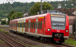 425 307 mit Bwegt Mittelwagen als RE5 durch Altbach. 

Altbach, 04.08.2025