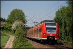 425 813 ist unterwges nach Stuttgart Hbf. Aufgenommen am 14.Mai 2008.
