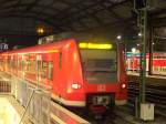 425 059/559 kam grade als Pbz 11085(RB33) in Aachen Hbf an und wird diesen um 22:38 als RB 11086 wieder Richtung Duisburg verlassen.