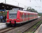 425 058/558 steht am 22.09.08 als RB33(11070) in Viersen auf dem Weg nach Duisburg Hbf.