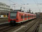 Der 425 626 am 08.11.2008 bei der Durchfahrt am Heimeranplatz (Mnchen).