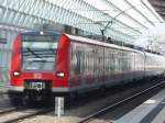 Hier ist die 425-235 beim Halt in Ludwigshafen Mitte.