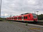 425 558 wird in Wesel Hbf fr RB 33 nach Mnchengladbach bereitgestellt