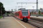 5.8.2008 Rheydt Hbf: Ein Zug der Linie RE 8 steht auf Gleis 3 zur Abfahrt nach Kln bereit.