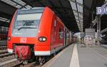 425 583-2 als RB11076 nach Duisburg steht Abfahrtsbereit in Aachen Hbf, 25.4.10