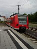 BR 425 der S-Bahn Rhein Neckar am 05.0.10 in Neckargemnd 