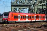 425 537-8 verlt Hohenzollernbrcke und fhrt in den Hbf Kln ein - 10.10.2010