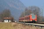 425 143-5 ist am 5.03.11 als RB 79063 Richtung Kufstein bei Niederaudorf unterwegs.