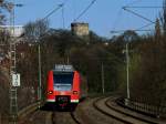 Quitschie 425 077-5 fhrt am 21.03.2011 als RB33 von Aachen West kommend auf den Haltepunkt Schanz zu.