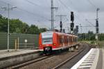 425 320, bei der Einfahrt in Lehrte, am 26.06.2011.