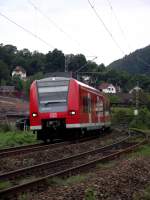 BR 425 der S-Bahn Rhein Neckar in Kleingemnd am 26.07.11