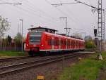 Der 425 574-1 bei der Einfahrt in den Wickrather Bahnhof am Dienstag den 17.4.2012