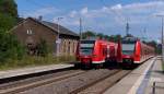 Auch im Jahr 2012, nach 67 Jahren sieht man an der Gebudefront des Gterschuppens die Einschlaglcher der Geschosse als die amerikanische Armee im Jahr 1945 ins Saarland einmarschiert ist.

Im ehemaligen Bahnhof Beckingen, jetzt nur noch Haltepunkt, treffen sich die Regionalbahnen der Linie 71 Homburg/Saar - Trier. Dieses Treffen war nur mglich, weil der Zug aus Trier ein paar Minuten nach Plan war.

425 139 aus und 425 090 nach Homburg/Saar am 09.09.2012 / KBS 685