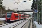 425 256-5 als RE 1 bei der Durchfahrt in Neckargerach nach Mannheim am Samstag 19.1.2013