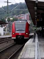 425 588-1 bei Einfahrt in Eberbach Bhf am 09.09.11