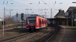 425 136 bei der Ausfahrt aus dem Hauptbahnhof Saarlouis. Die RB nach Trier wird 3 Minuten spter schon wieder in Dillingen/Saar halten.
KBS 685 am 05.03.2013