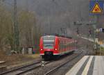 Wie der Nebelschleier am Stromabnehmer erahnen lsst, ist das ein Regenbild, das ich vom 425 765-5 bei der Durchfahrt durch den Bahnhof Zwingenberg(Baden)auf seinem Weg als RE2 nach Heilbronn Hbf