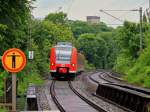 425 075 kommt am 06.06.2012 als RB33 von Aachen West am Hp Aachen Schanz an.