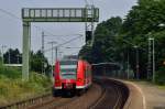 425 082 bei der Anfahrt an Gleis 2 des Rheydter Hbf als RB 33 nach Duisburg.