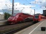 Und nochmal ein Bild von Thalys 4305 neben 425 598-0 aufgenommen am 25.9.10 in Kln Hbf.