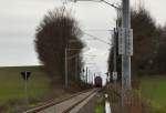 Steigung zwischen Randerath und Lindern, im Hintergrund erklimmt gerade der 425 604 als RB 33 die Steigung und wird in wenigen Augenblicken in Lindern einfahren.15.12.2013