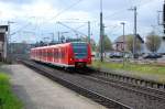 Einfahrt in Rheydt auf Gleis 2 hat der 425 576-6 als RB 33 nach Duisburg. 23.3.2014