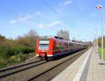 Die Rhein Niers Bahn (RB33) aus Duisburg-Hbf-Aachen-Hbf und kommt aus Richtung Rheydt,Wickrath,Beckrath,Herrath,Erkelenz,Baal,Hückelhoven-Baal,Brachelen,,Lindern,Süggerrath,Geilenkirchen,Frelenberg,Zweibrüggen und hält in Übach-Palenberg und fährt in Richtung Rimburg,Finkenrath,Hofstadt,Herzogenrath, Kohlscheid,Richterich,Laurensberg,Aachen-West. 
Bei schönem Novemberwetter am Mittag vom 8.11.2014.