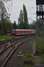 Einfahrt eines RE8 aus Richtung Köln kommend bei der Einfahrt in Rheydt Hbf auf seinem Weg nach Mönchengladbach Hbf.