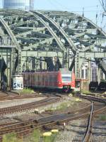 Am 02.08.2015 fährt hier 425 537-8 in den Kölner Hbf ein.