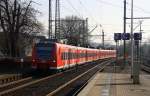 Die Rhein Niers Bahn (RB33) aus Aachen-Hbf nach Heinsberg-Rheinand und nach Duisburg-Hbf und kommt aus Richtung Aachen-Hbf,Aachen-Schanz,Aachen-West,Laurensberg,Richterich,Kohlscheid und hält in