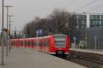 DB S-Bahn Hannover 425 280-5 als S 34616 (S 6) nach Celle, am 19.02.2016 in Hannover Hbf.
