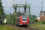 Die 425 097-3 der DB bei der Ausfahrt mit Signal auf Fahrt gestellt aus Königswinter in Richtung Köln und weiter nach Mönchengladbach.