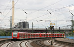 Von Mainz als RB 44 kommend fahren 425 124 sowie ein weiterer Vertreter dieser Baureihe in den Ludwigshafener Hbf ein.