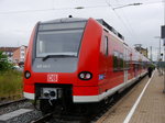 425 145 wartet am 03.08.2016 auf die Ausfahrt als RB 58090 nach Würzburg Hbf.