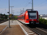 425 047 fährt am 17.08.2016 als RB 58097 nach Kitzingen aus dem Bahnhof Rottendorf aus.