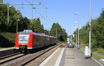 Die Rhein Niers Bahn (RB33)  kommt aus Duisburg-Hbf nach Aachen-Hbf und kommt aus Richtung Mönchengladbach-Hbf,Rheydt-Hbf,Wickrath,Beckrath,Herrath und hält in Erkelenz und fährt dann weiter in Richtung Baal,Hückelhoven-Baal,Brachelen,Lindern,Süggerrath,Geilenkirchen,Frelenberg,Zweibrüggen,Übach-Palenberg,Rimburg,Finkenrath,Hofstadt,Herzogenrath, Kohlscheid,Richterich,Laurensberg,Aachen-West,Aachen-Schanz,Aachen-Hbf. 
Aufgenommen vom Bahnsteig 2 in Erkelenz.
Bei Sommerwetter am Nachmittag vom 10.9.2016.