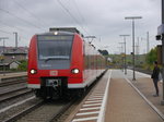 425 046 fährt am 25.10.2016 als RB 58096 in den Bahnhof Rottendorf ein.
