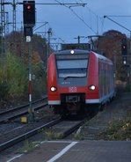 Einfahrt einer RB 33 nach Aachen Hbf in Rheydt Hbf auf Gleis 3 am 5.11.2016