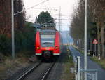 Ein Nachschuss von der RB33 (Rhein-Niers-Bahn)(Aachen-Hbf nach Heinsberg-Rheinland)  und kommt aus Richtung Lindern und hilt in  Heinsberg-Randerath und fuhr dann weiter in Richtung