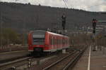 Ehemaliger Rhein-Ruhr-Quietschi 425 070 als RE3 nach Heilbronn verlässt hier gerade Neckarelz.