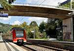 Nachschuß auf den 425 735-8 der als S2 nach Kaiserslautern fahrenden am 23.9.2017 in Neckargerach.