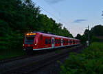 Am späteren Abend des 12.8.2022 kommt der 425 619-4 als S1 nach Schifferstadt in Neckargerach eingefahren.