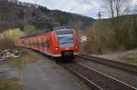 Am heutigen Nachmittag fährt der 425 221-9 als S1 nach Osterburken in Neckargerach ein.2.4.2015