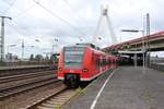 Am 04.10.2017 erreicht 425 019 den Hauptbahnhof von Ludwigshafen als RB44 nach Mainz.