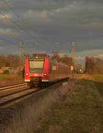 Am 29.1.2017 ist der 425 560 als RB 33 nach Duisburg Hbf zwischen Anrath und Forst unterwegs.