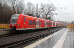 Die Rhein Niers Bahn (RB33) aus Aachen-Hbf nach Heinsberg-Rheinand-Duisburg-Hbf und kommt aus Richtung Aachen-West,Laurensberg,Richterich, und hält in Kohlscheid und fährt in Richtung